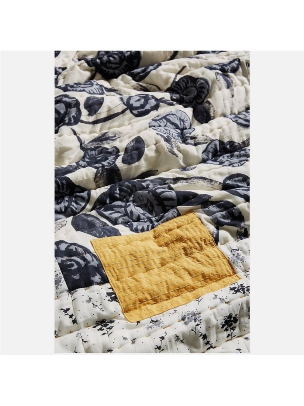 Marvele Anthropologie Bed
Blanket NWOT - Picture 5 of 7